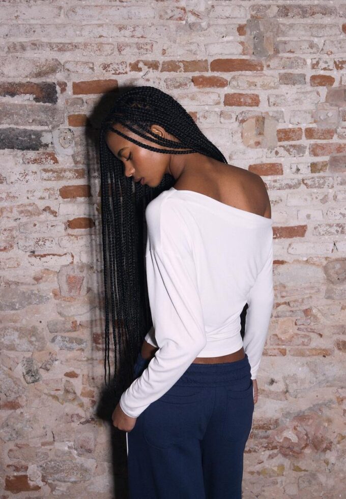 Top con scollo asimmetrico