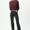 Top con scollo asimmetrico