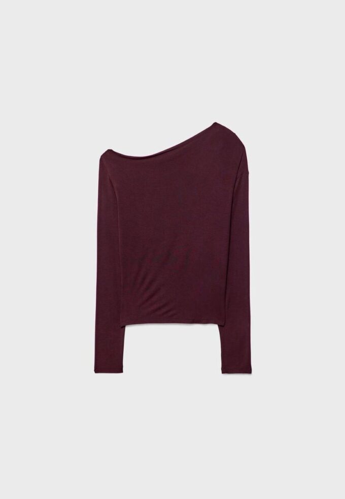 Top con scollo asimmetrico