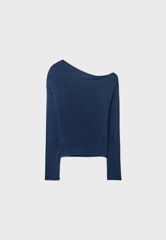 Top con scollo asimmetrico
