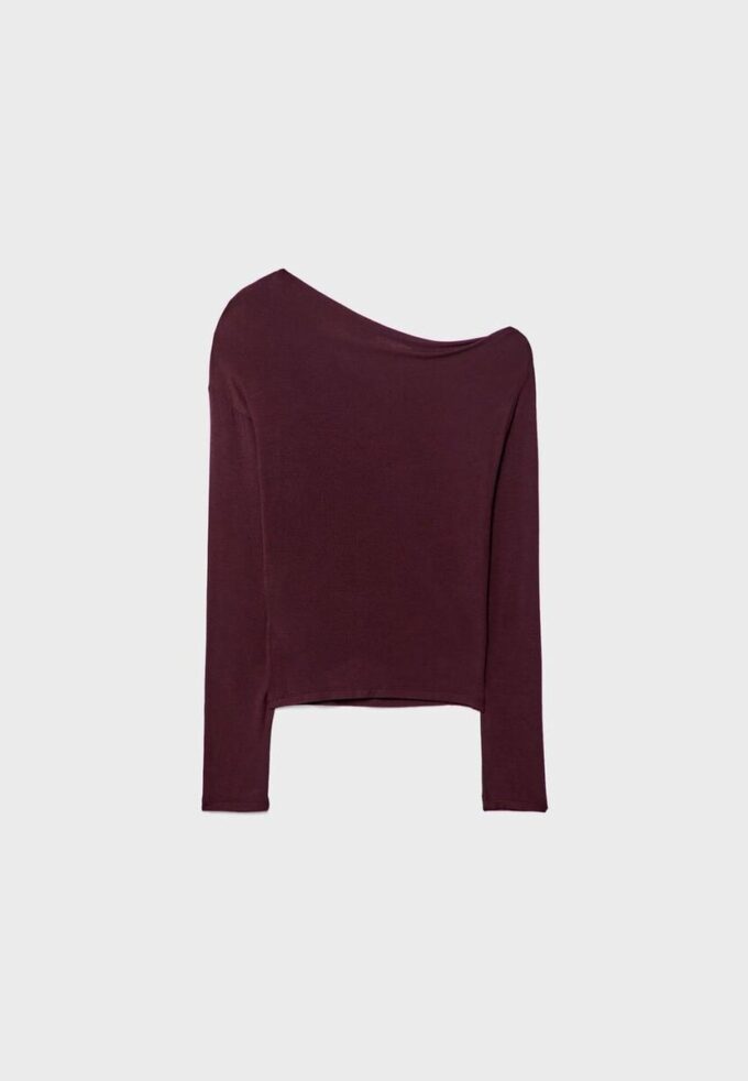 Top con scollo asimmetrico
