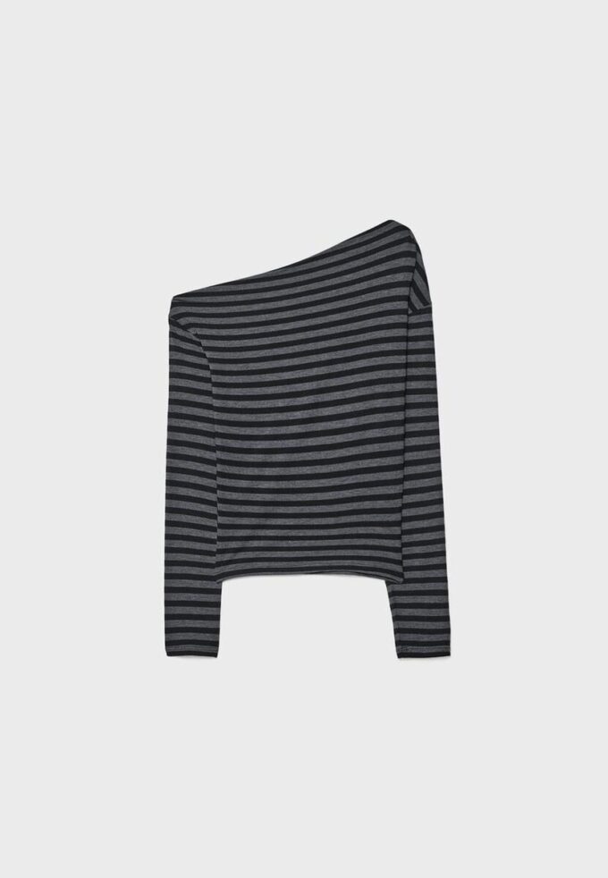 Top con scollo asimmetrico