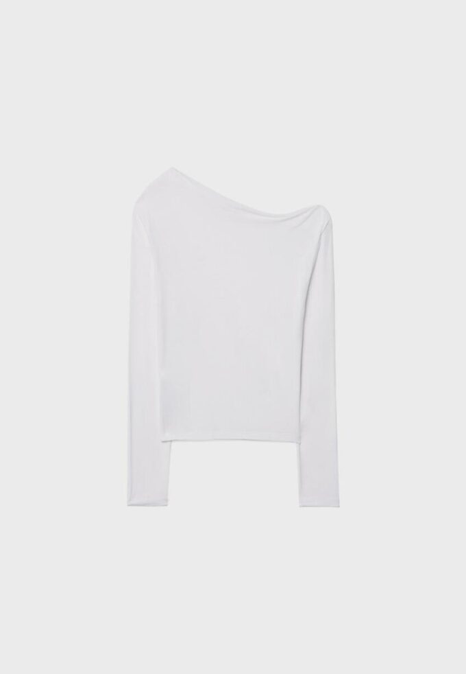 Top con scollo asimmetrico