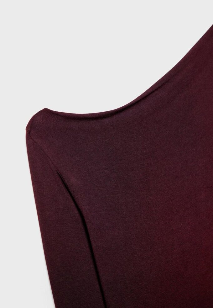 Top con scollo asimmetrico