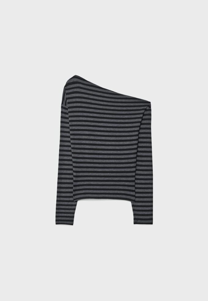 Top con scollo asimmetrico
