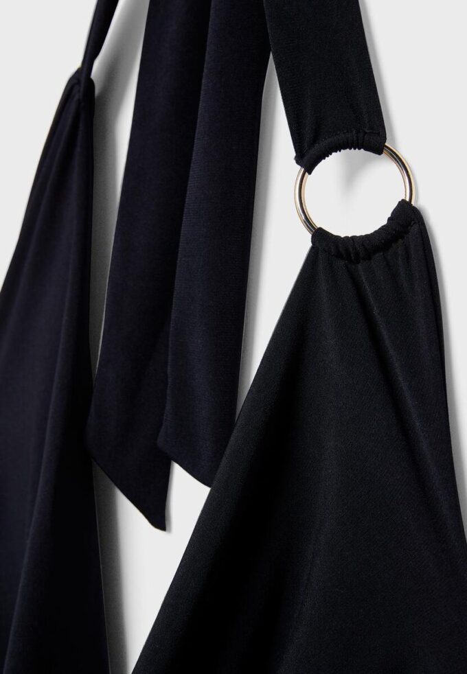 Top con scollo drappeggiato Top con scollo drappeggiato