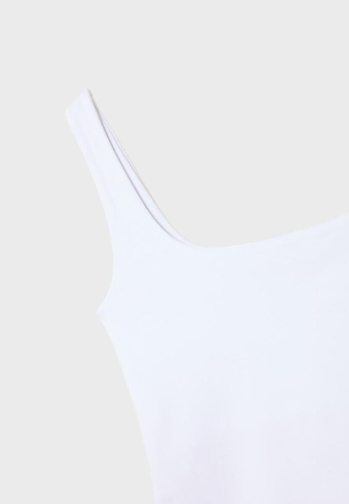 Top con spalline larghe