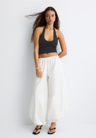 Top corto con scollo all’americana