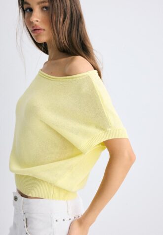 Top in maglia rustica con scollo a barchetta