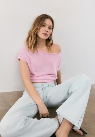 Top in maglia rustica con scollo a barchetta