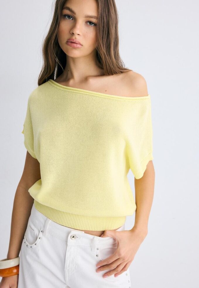 Top in maglia rustica con scollo a barchetta