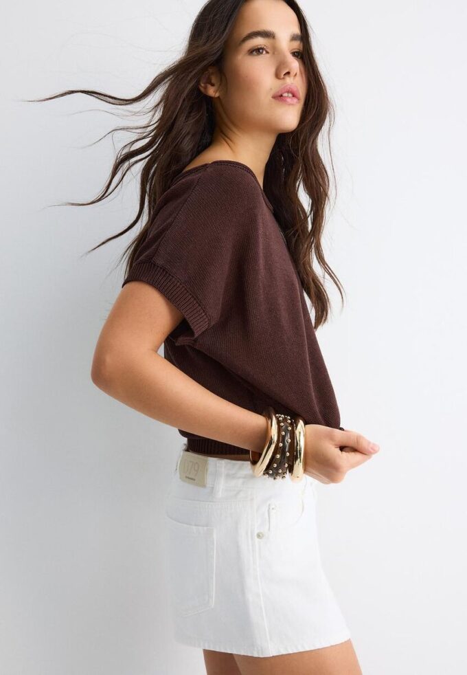 Top in maglia rustica con scollo a barchetta