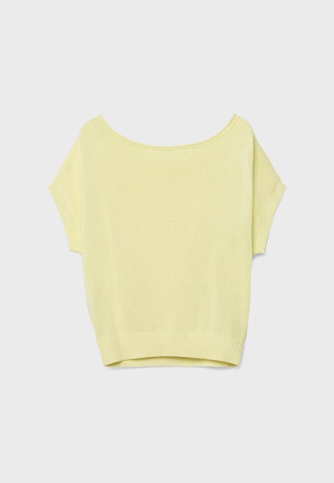 Top in maglia rustica con scollo a barchetta