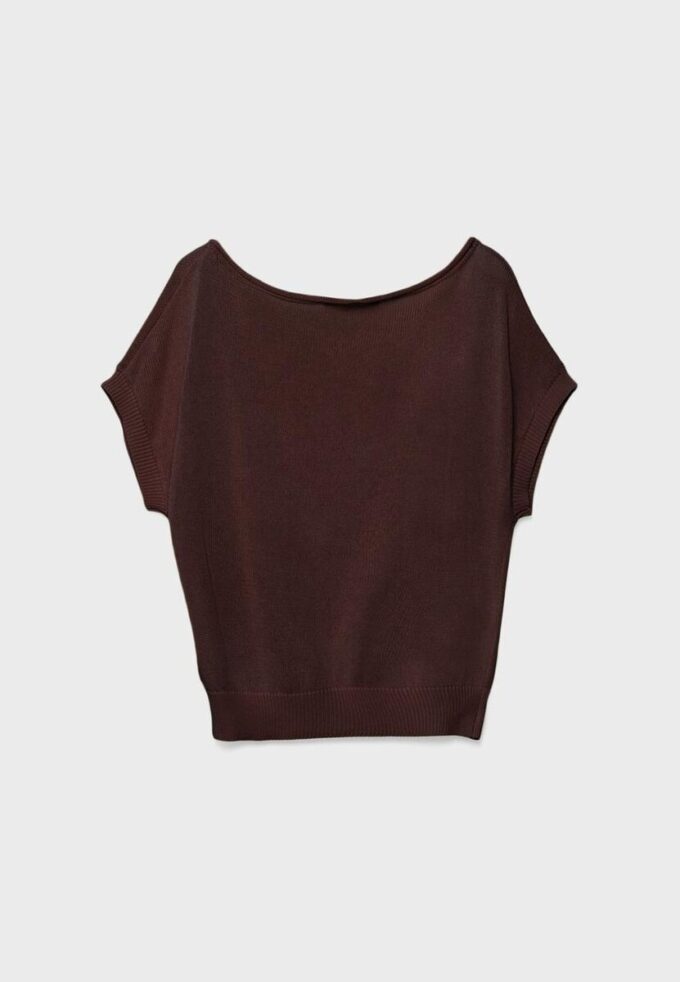Top in maglia rustica con scollo a barchetta