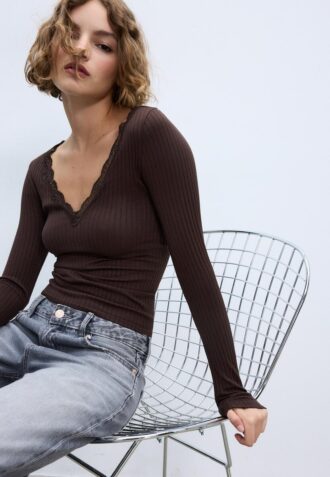 Top in pizzo senza cuciture