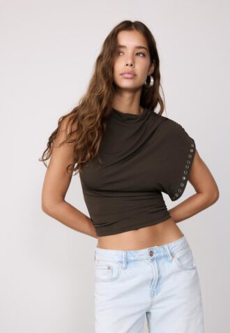 Top senza maniche asimmetrico con borchie