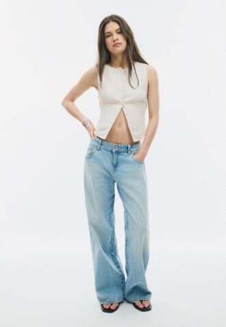 Top testurizzato con bottoni