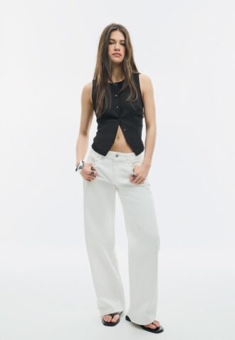 Top testurizzato con bottoni