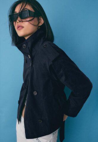 Trench a collo alto con cintura