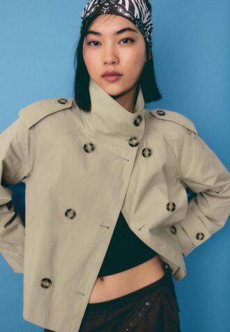 Trench a collo alto con cintura