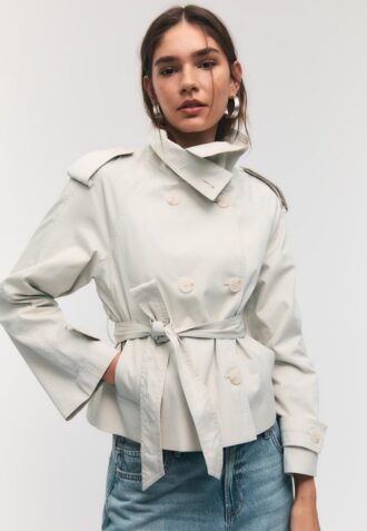 Trench a collo alto con cintura