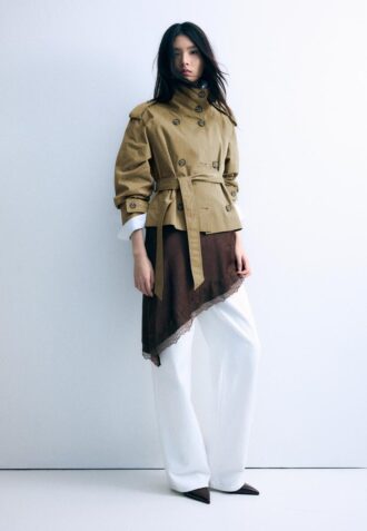 Trench a collo alto con cintura