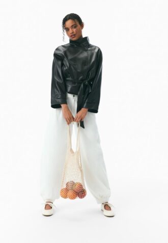 Trench a collo alto effetto pelle