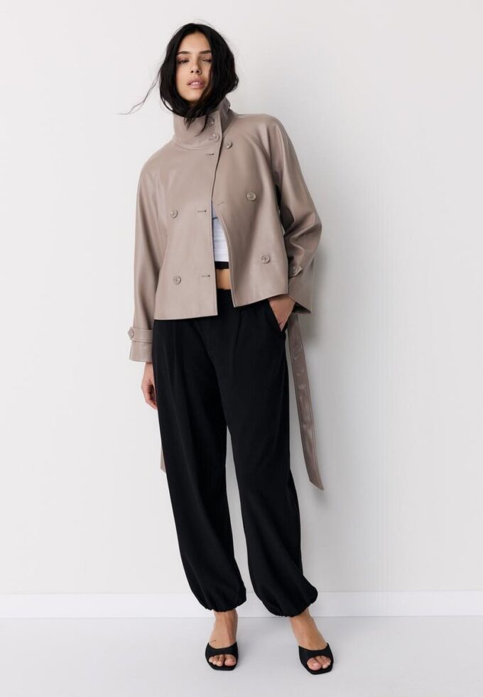 Trench a collo alto effetto pelle Trench a collo alto effetto pelle