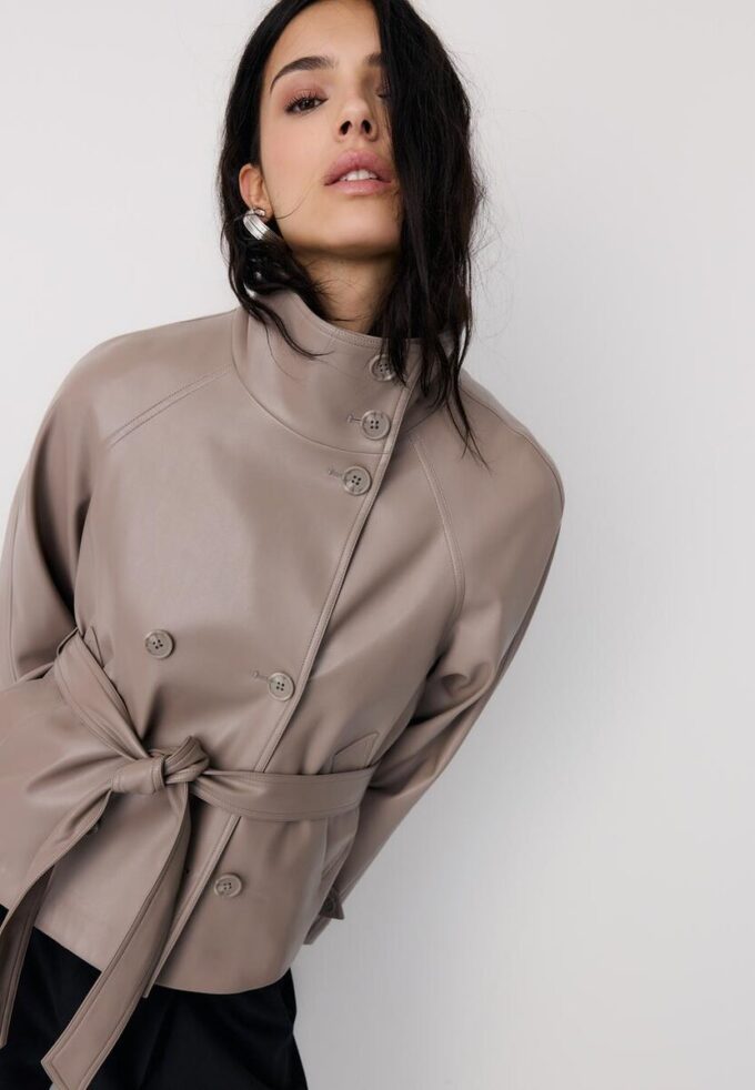 Trench a collo alto effetto pelle Trench a collo alto effetto pelle