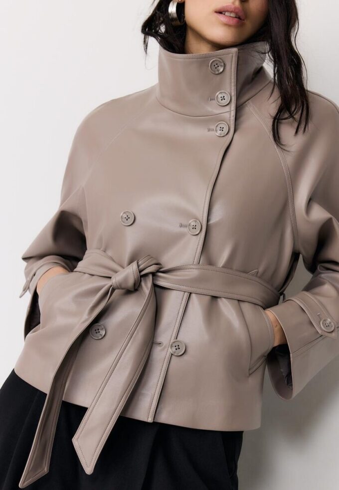 Trench a collo alto effetto pelle Trench a collo alto effetto pelle