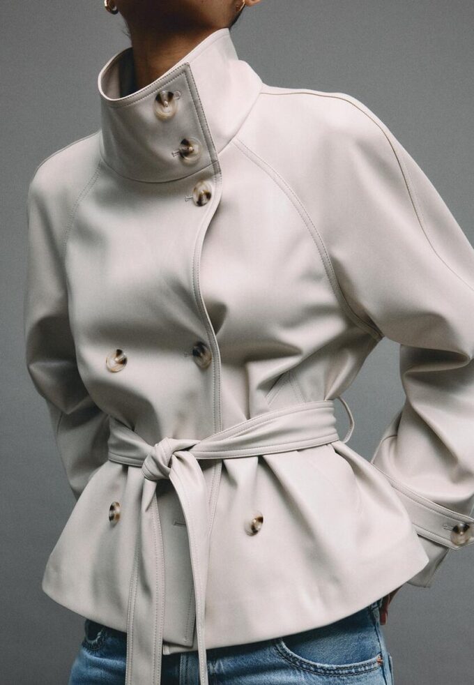 Trench a collo alto effetto pelle Trench a collo alto effetto pelle