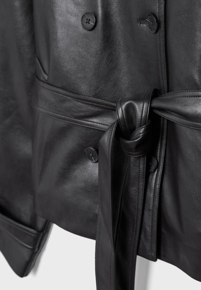 Trench a collo alto effetto pelle Trench a collo alto effetto pelle