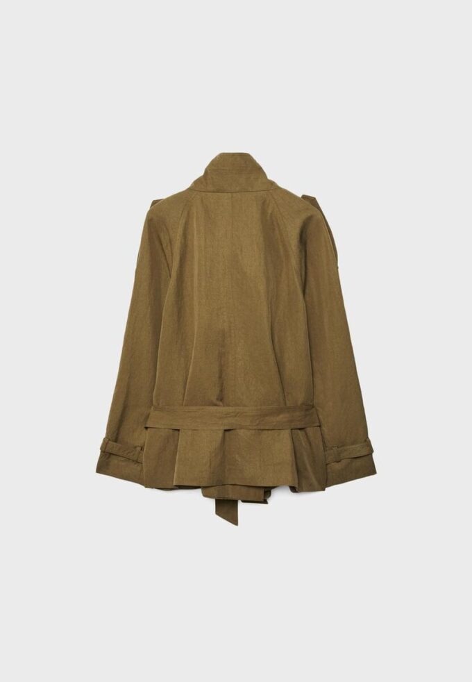 Trench corto a collo alto