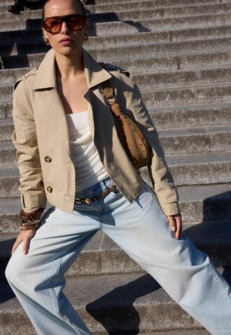 Trench corto a doppio petto Trench corto a doppio petto