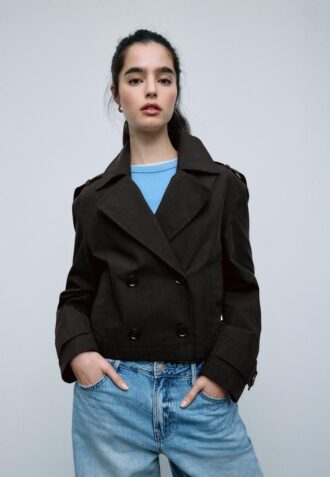 Trench corto a doppio petto