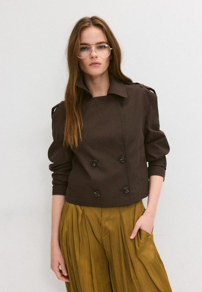 Trench corto a doppio petto