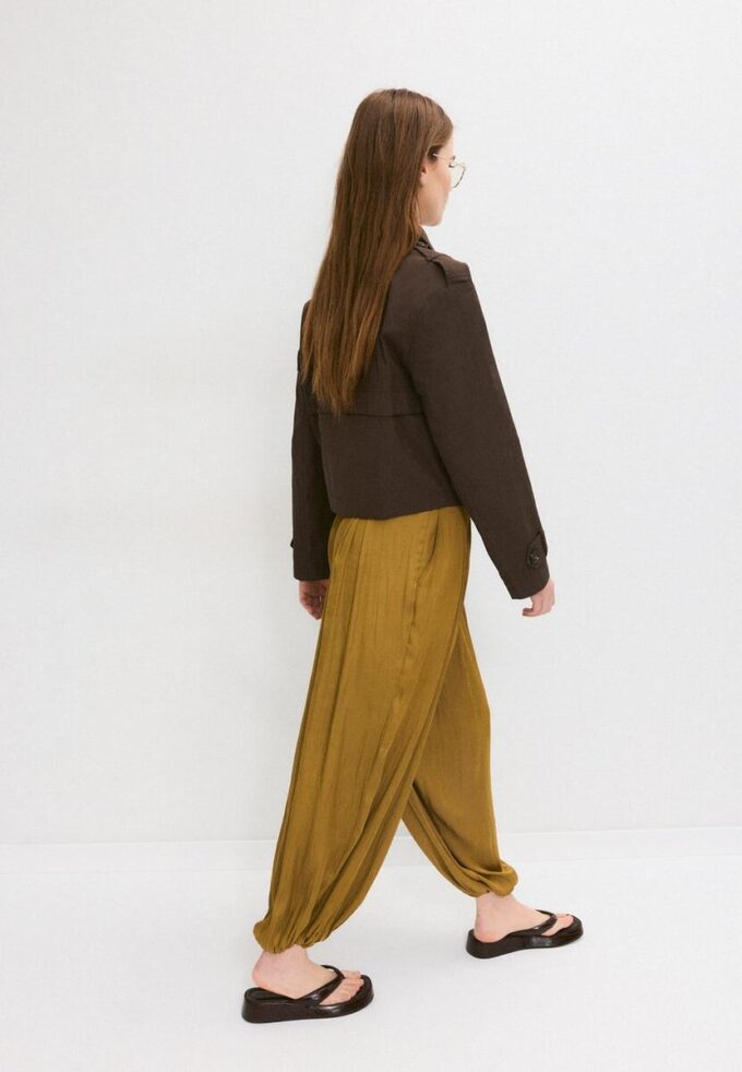 Trench corto a doppio petto