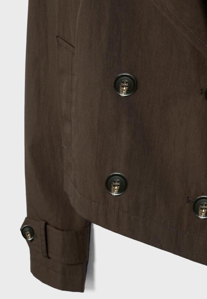 Trench corto a doppio petto