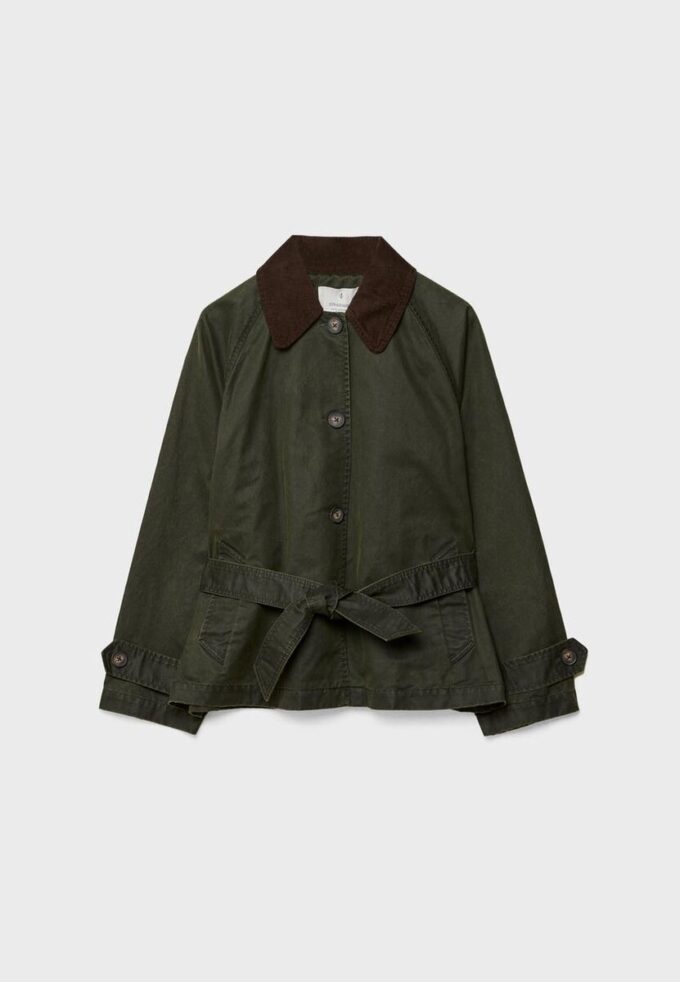 Trench corto cerato con cintura