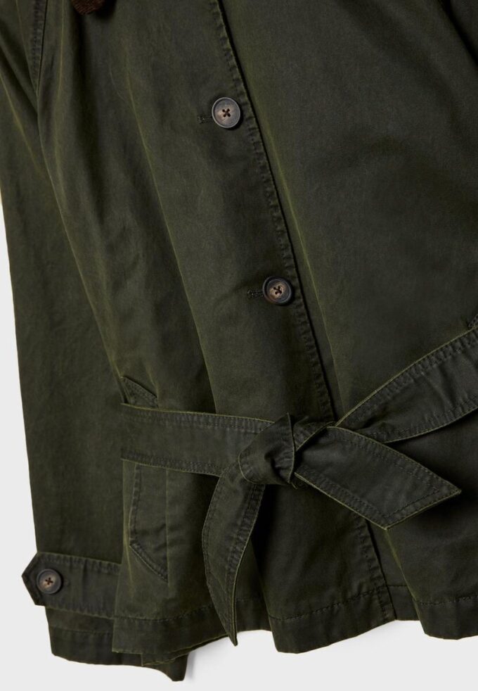 Trench corto cerato con cintura