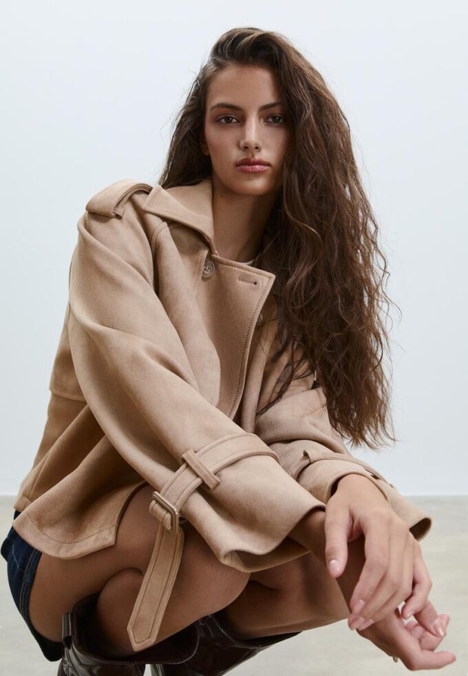 Trench corto in finta pelle scamosciata