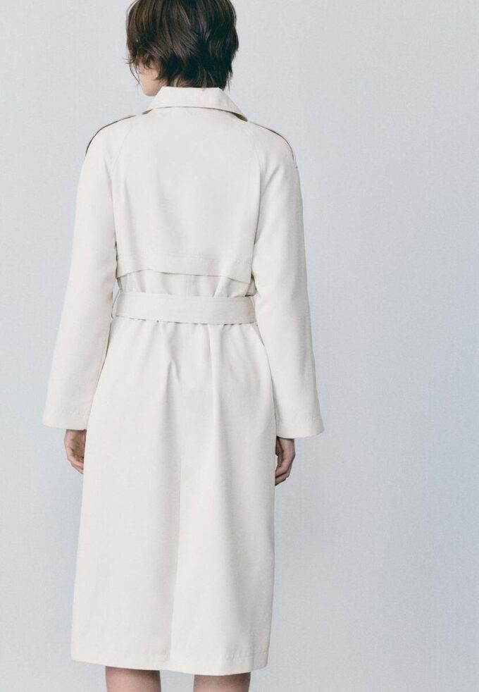 Trench lungo e fluido Trench lungo e fluido