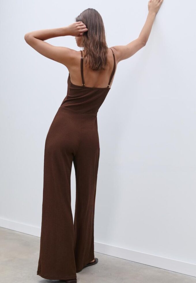 Tuta fluida con spalline