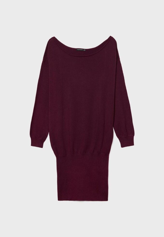 Vestito corto in maglia con scollo a barchetta