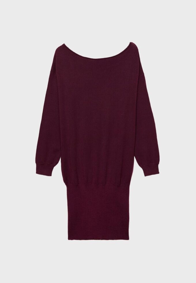 Vestito corto in maglia con scollo a barchetta