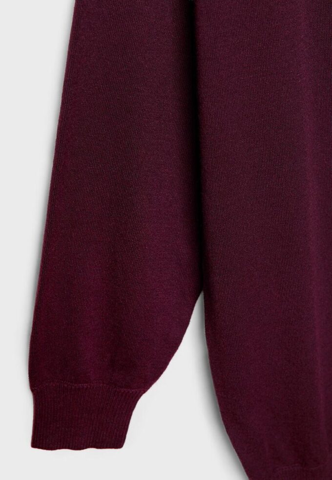 Vestito corto in maglia con scollo a barchetta