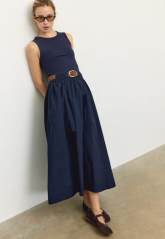 Vestito midi senza maniche in due materiali con cintura