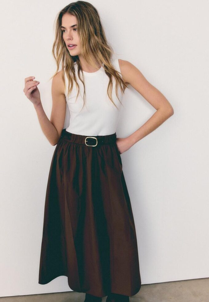 Vestito midi senza maniche in due materiali con cintura