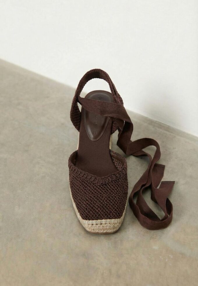 Zeppe con plateau in juta allacciate