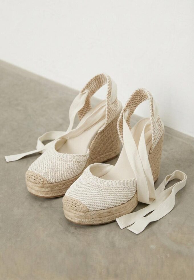 Zeppe con plateau in juta allacciate Zeppe con plateau in juta allacciate